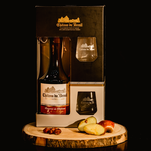 Coffret degustation Calvados AOC Pays d'Auge - Reserve du Chateau 8 ans d'age avec 2 verres de degustation chateau du Breuil