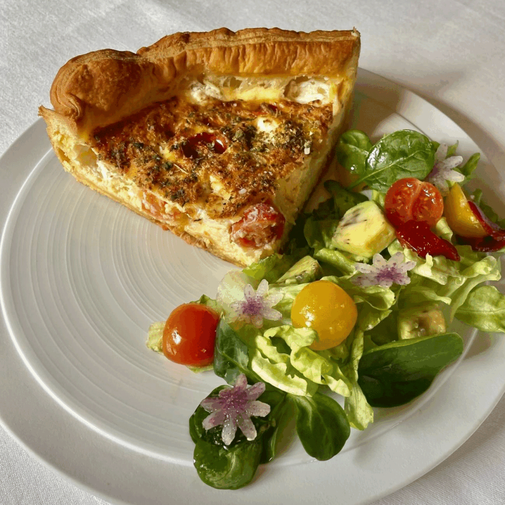 La Spiriterie Francaise, Château du Breuil - Normandie Salon de thé au Château du Breuil - Restaurant Le Dauphin