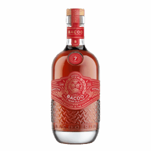Bouteille de rhum Bacoo 7 ans, étiquette rouge, République dominicaine